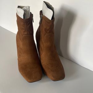 DSW Unisa Qiana Boot | Size 7